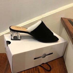 BNIB Clear block slides in 10W